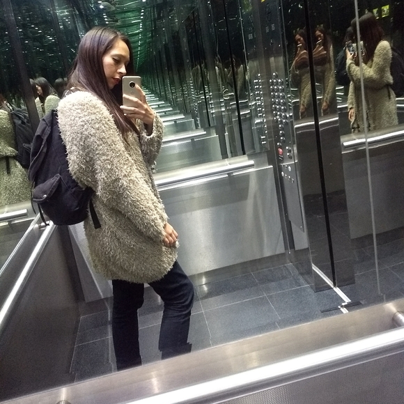 Meet your Posher - Picture 2 of 2